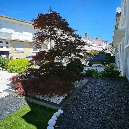 3star 1950s House, 3 Bedrooms, 6 People, Walk To Center Tatil Evi Royan
