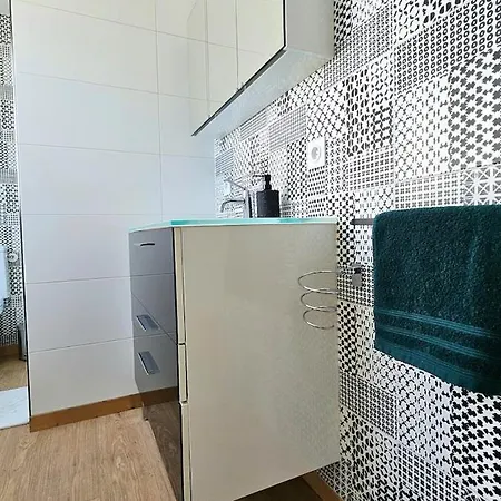 3star 1950s House, 3 Bedrooms, 6 People, Walk To Center Royan