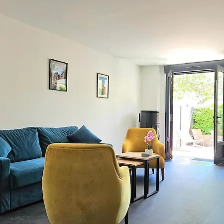 3star 1950s House, 3 Bedrooms, 6 People, Walk To Center Holiday home