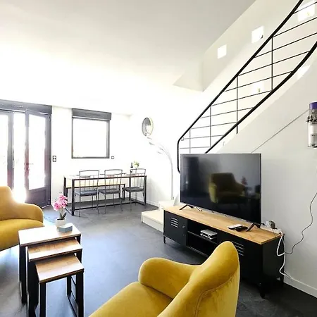 Holiday home 3star 1950s House, 3 Bedrooms, 6 People, Walk To Center Royan