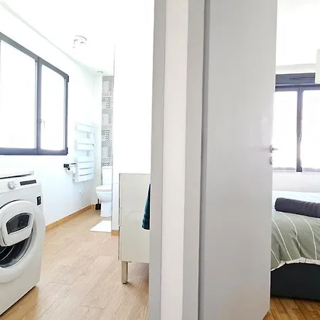 3star 1950s House, 3 Bedrooms, 6 People, Walk To Center Holiday home