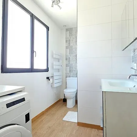 3star 1950s House, 3 Bedrooms, 6 People, Walk To Center Holiday home