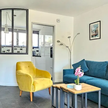 3star 1950s House, 3 Bedrooms, 6 People, Walk To Center Holiday home Royan