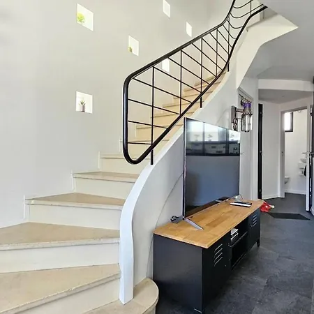 3star 1950s House, 3 Bedrooms, 6 People, Walk To Center * Royan