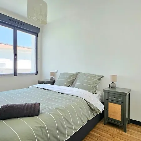 Holiday home 3star 1950s House, 3 Bedrooms, 6 People, Walk To Center