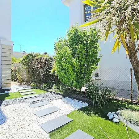 3star 1950s House, 3 Bedrooms, 6 People, Walk To Center