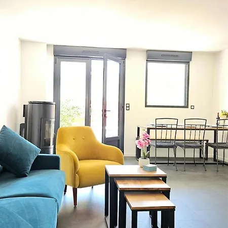 Holiday home 3star 1950s House, 3 Bedrooms, 6 People, Walk To Center