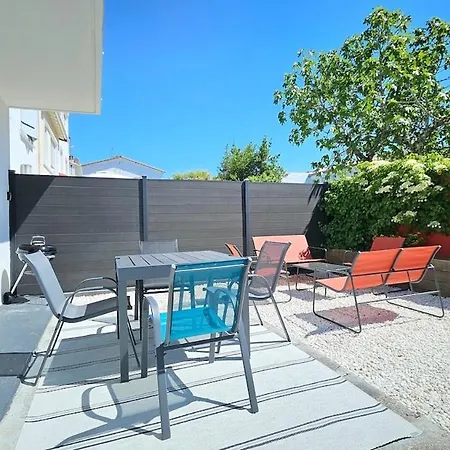 3star 1950s House, 3 Bedrooms, 6 People, Walk To Center Holiday home Royan