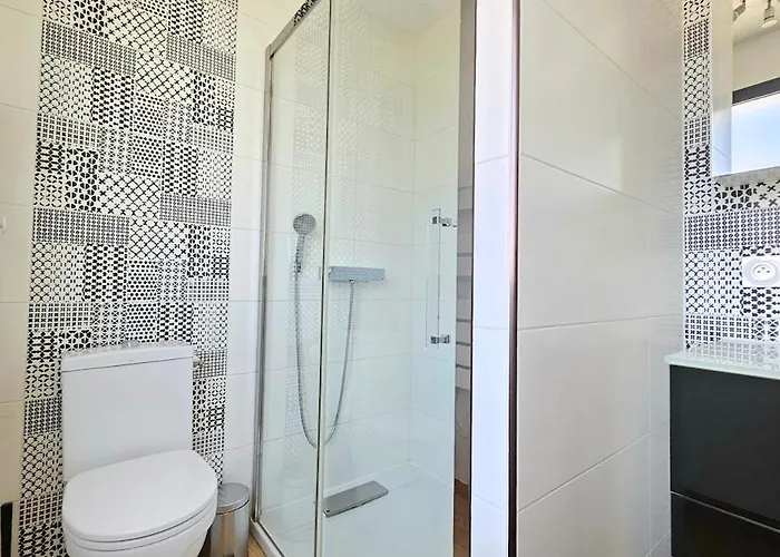 3star 1950s House, 3 Bedrooms, 6 People, Walk To Center * Руаян