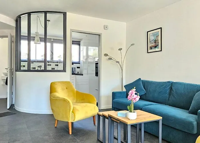 3star 1950s House, 3 Bedrooms, 6 People, Walk To Center Будинок відпочинку Руаян