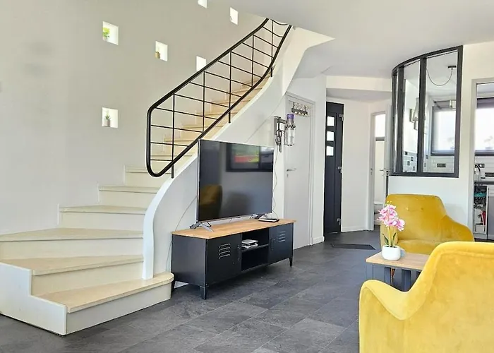 3star 1950s House, 3 Bedrooms, 6 People, Walk To Center *