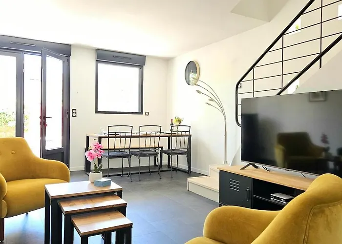 3star 1950s House, 3 Bedrooms, 6 People, Walk To Center Будинок відпочинку