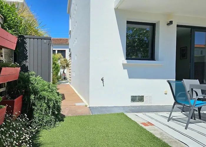 Будинок відпочинку 3star 1950s House, 3 Bedrooms, 6 People, Walk To Center