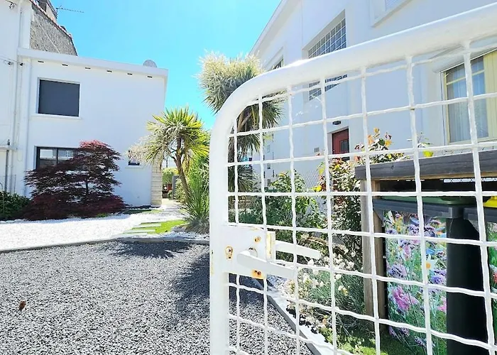 3star 1950s House, 3 Bedrooms, 6 People, Walk To Center * Royan