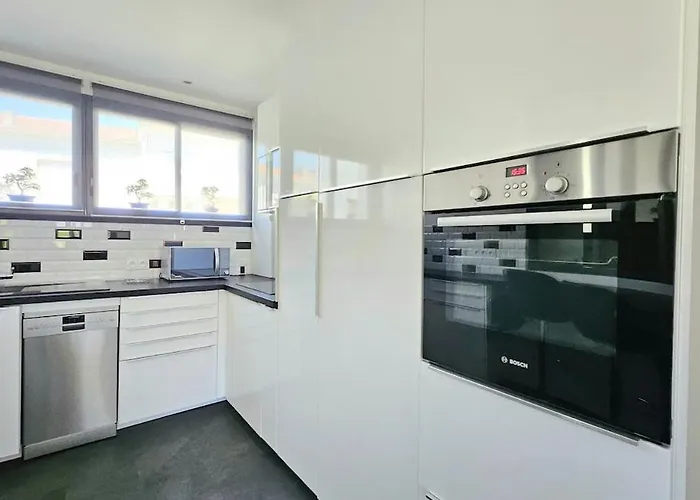 3star 1950s House, 3 Bedrooms, 6 People, Walk To Center